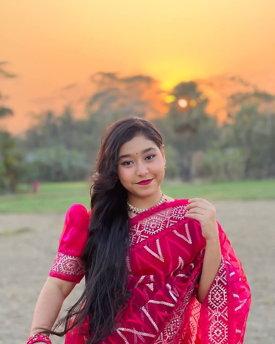 মসলিন অরগাঞ্জা শাড়ি ((ম্যাজেন্টা/গাঢ় গোলাপি)) (ব্লাউজ পিস সহ)(Code-SSS69) - Image 3