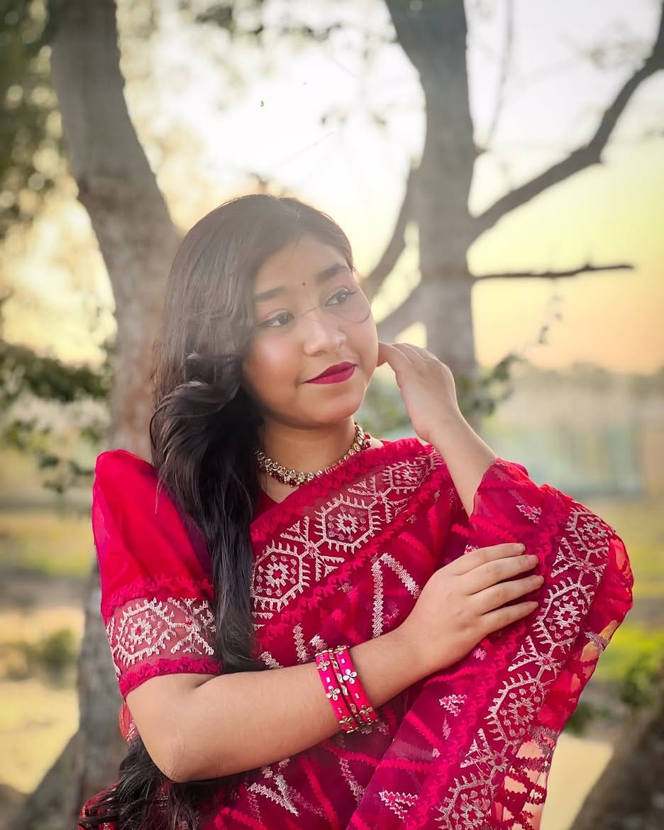 মসলিন অরগাঞ্জা শাড়ি ((ম্যাজেন্টা/গাঢ় গোলাপি)) (ব্লাউজ পিস সহ)(Code-SSS69) - Image 4