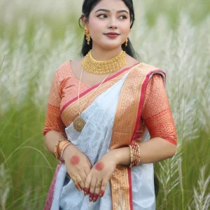 সাদা-লাল কাঞ্জিভরম শাড়ি (ব্লাউজ পিস সহ)(Code-SSS64)