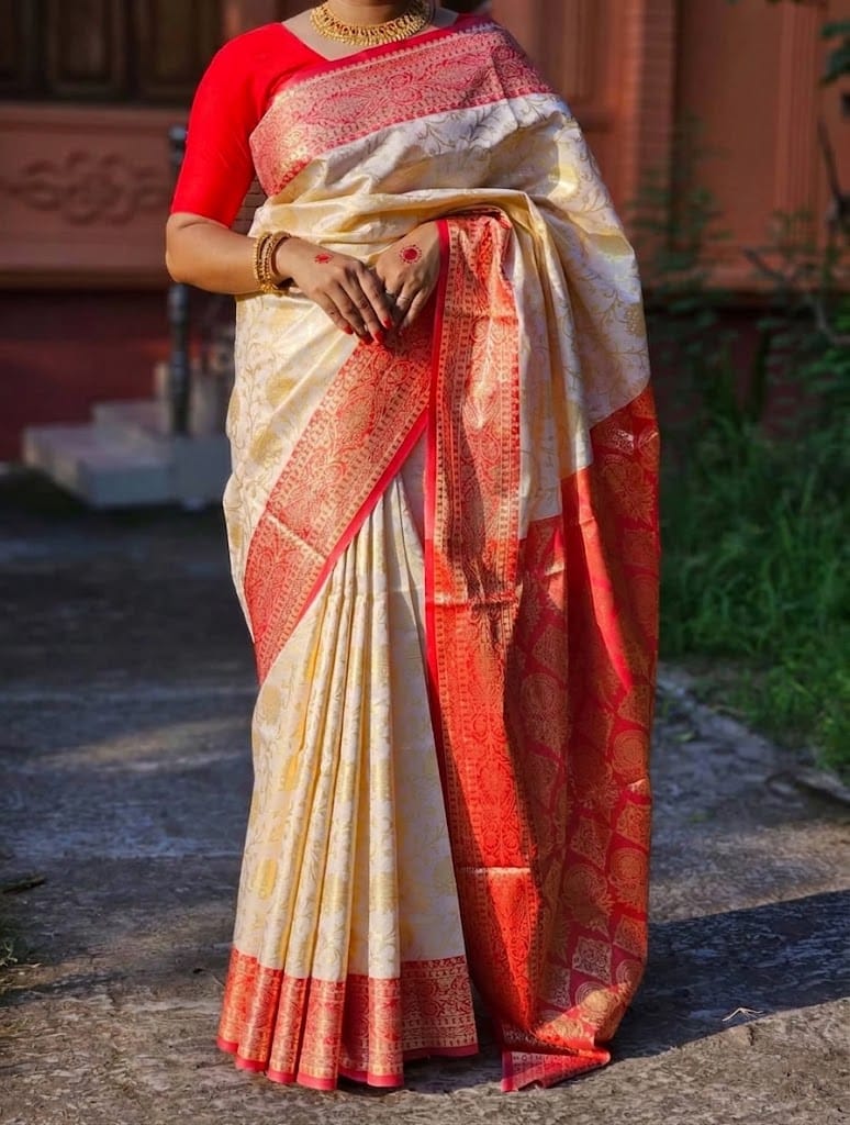 অফ-হোয়াইট সাথে লাল কাঞ্জিভরম শাড়ি (ব্লাউজ পিস সহ)(Code-SSS65) - Image 2