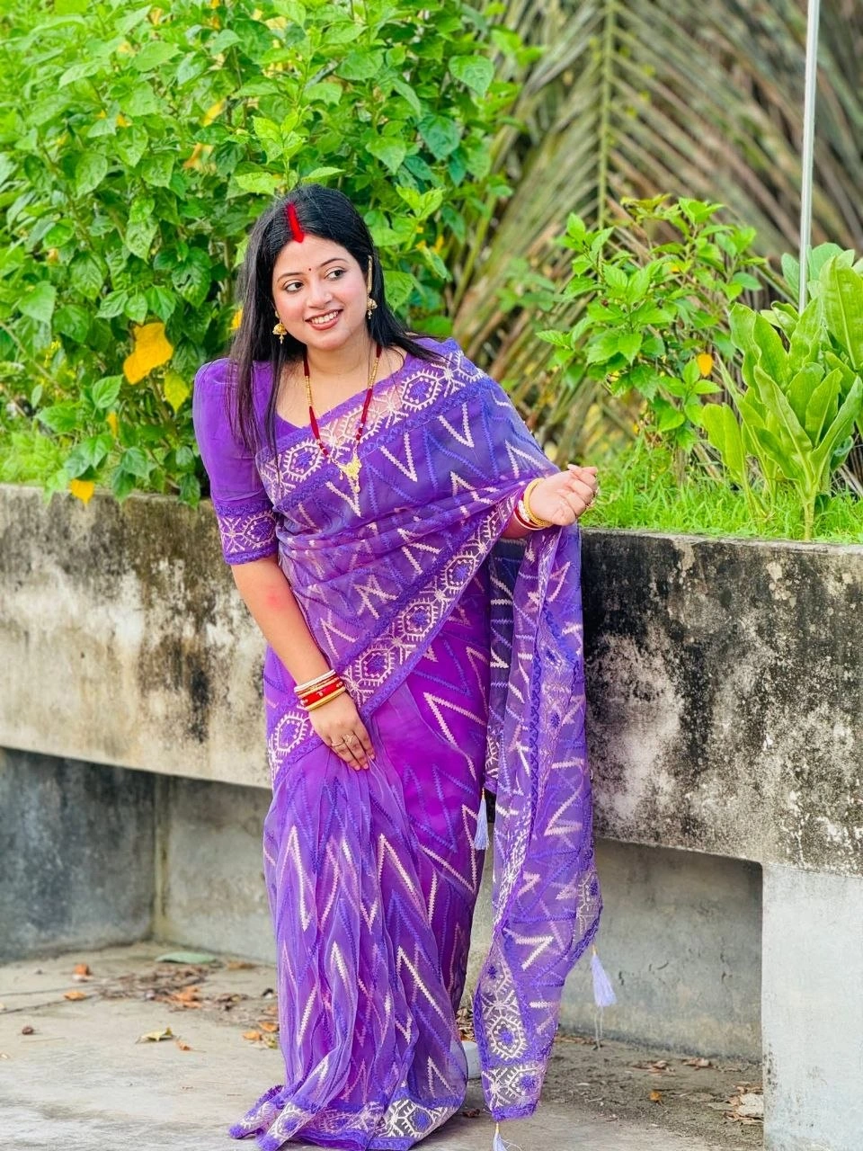 মসলিন অরগাঞ্জা শাড়ি (উজ্জ্বল বেগুনি) (ব্লাউজ পিস সহ)(Code-SSS68) - Image 2
